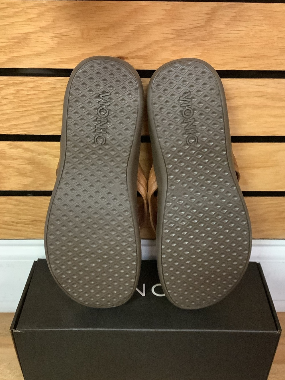 Vionic Aloe Sandals - Picture 5 of 5